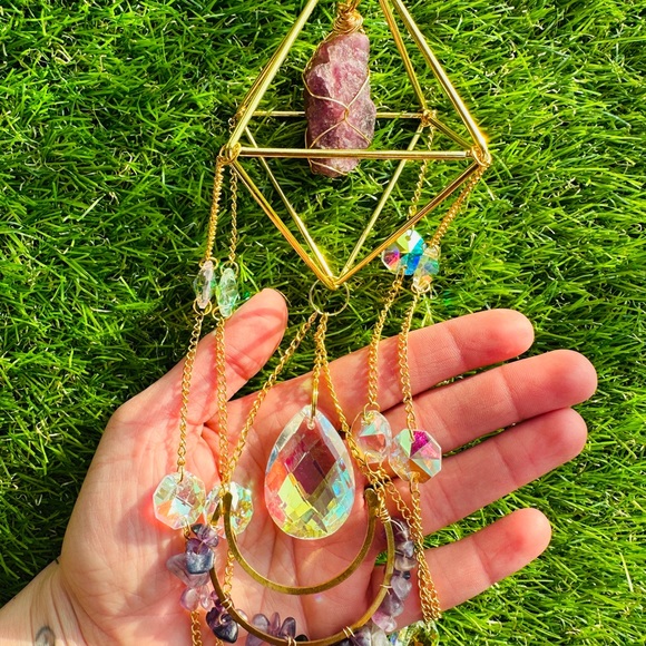 Stunning Sparkly Rainbow Fluorite Crystal Suncatcher - Picture 1 of 9